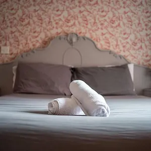 3 Bedroom In Centre Belfast